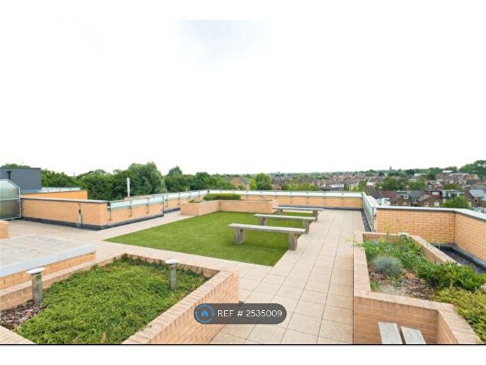 1 Bedroom Flat To Rent In South Woodford, London, E18