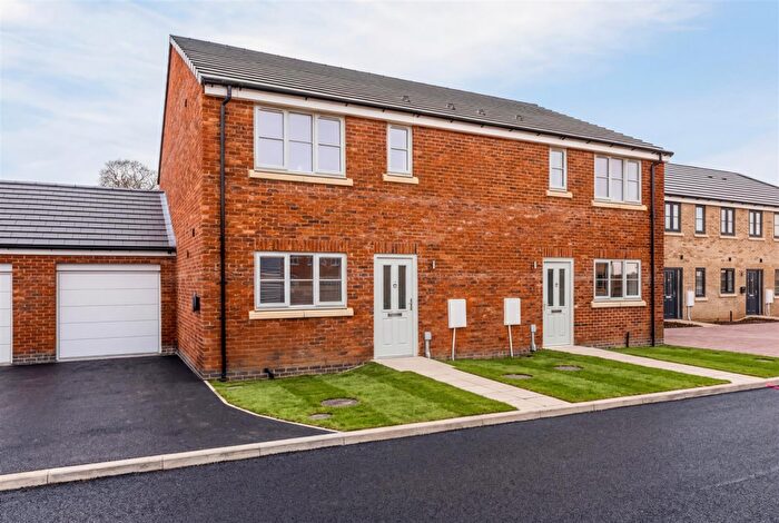 3 Bedroom Semi Detached House To Rent In Buckingham Street, Long Sutton, PE12