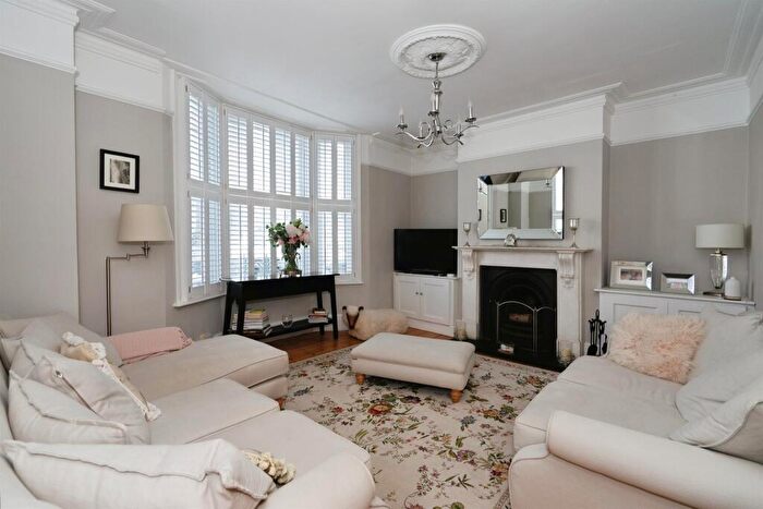 3 Bedroom Character Property For Sale In New Road, Shoreham-By-Sea, BN43