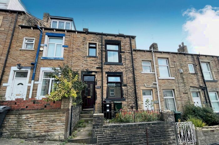 3 Bedroom Property To Rent In Westminster Terrace, Bradford, BD3