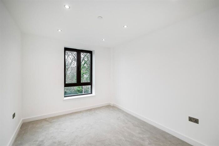 2 Bedroom Apartment To Rent In Quarter Four, Larkshall Road, Chingford, E4