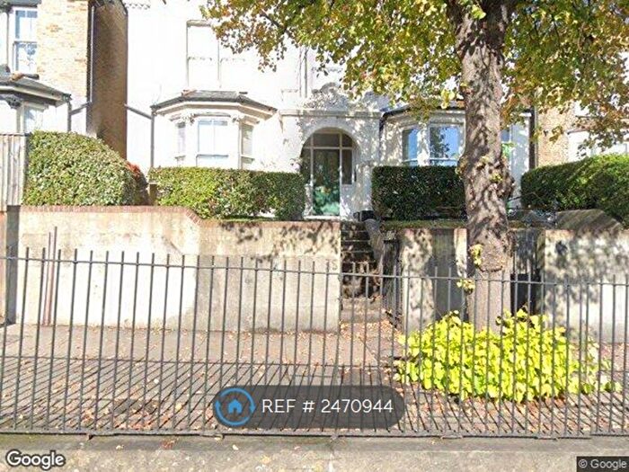 2 Bedroom Flat To Rent In Railway Street, Gillingham, ME7