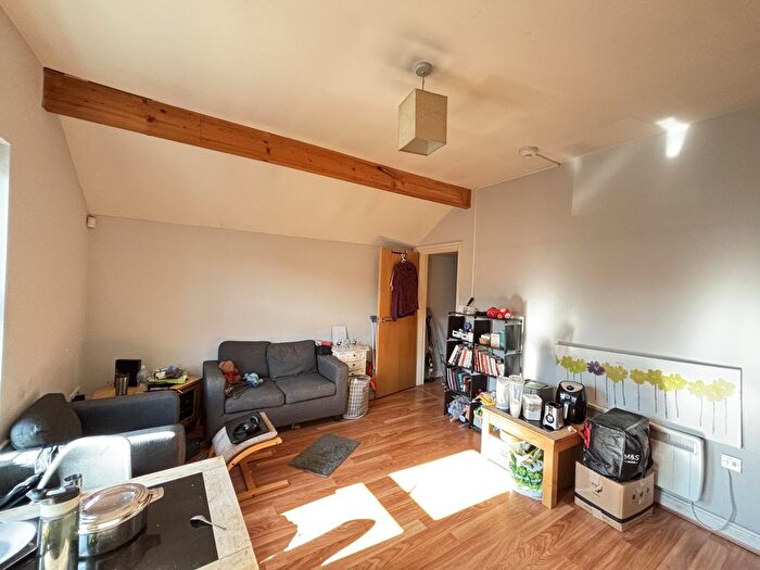 1 Bedroom Flat To Rent In Brudenell Grove, Leeds, LS6