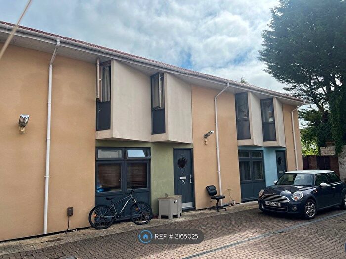 2 Bedroom Terraced House To Rent In Villiers Road, Bristol, BS5