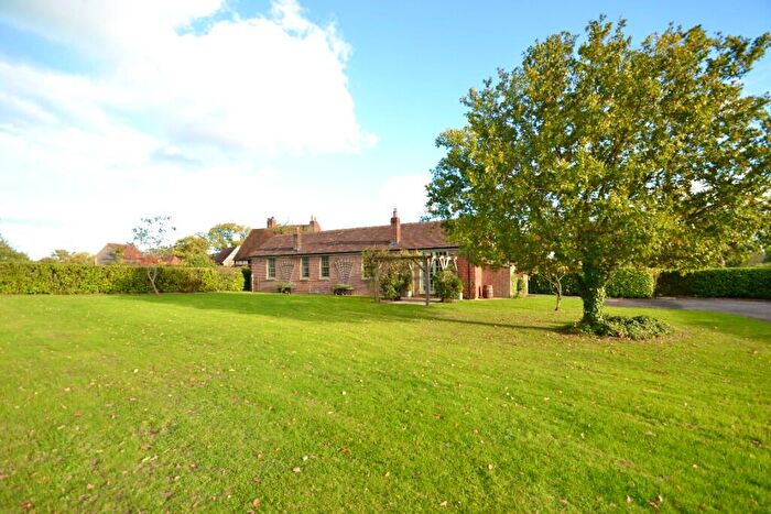 3 Bedroom Detached House To Rent In Kingsland, RH5