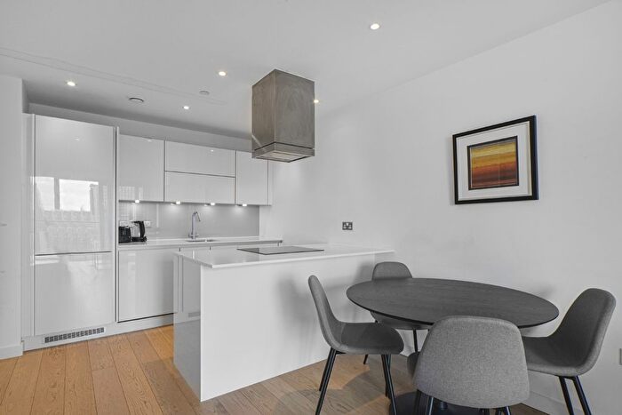 1 Bedroom Flat To Rent In Horizons Tower, Yabsley Street, E14