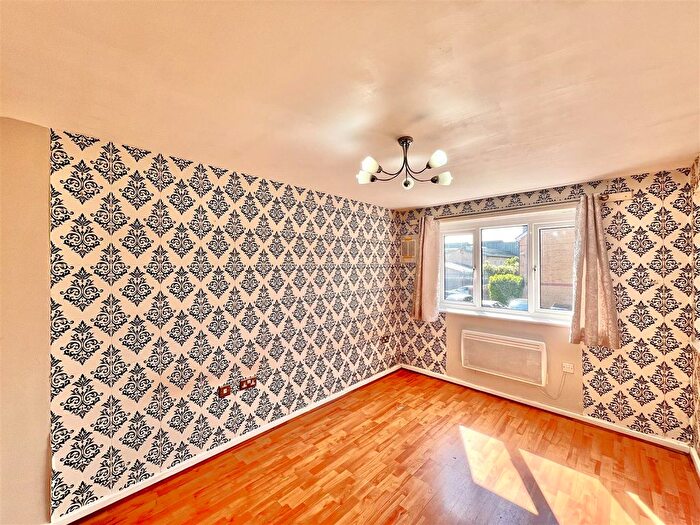 1 Bedroom Flat To Rent In Duett Court, St. Giles Close, Heston, Hounslow, TW5