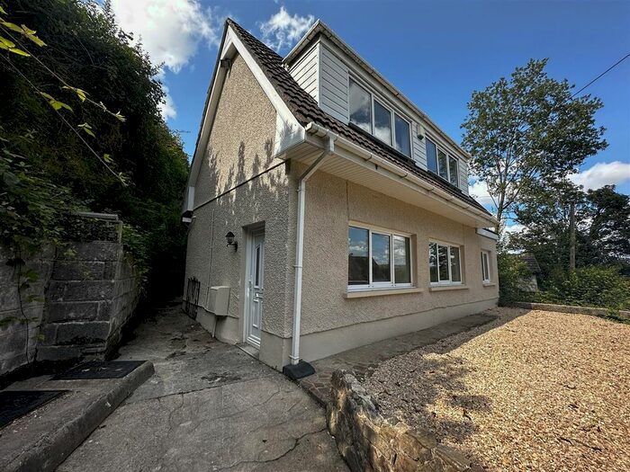 3 Bedroom Detached Bungalow For Sale In Yr Allt, Llangennech, Llanelli, SA14
