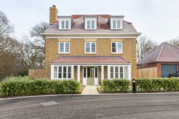 5 Bedroom Detached House To Rent In Lushington Drive, Barnet, EN4