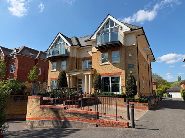 2 Bedroom Apartment For Sale In Glenwood House, Wayneflete Place, Esher, KT10