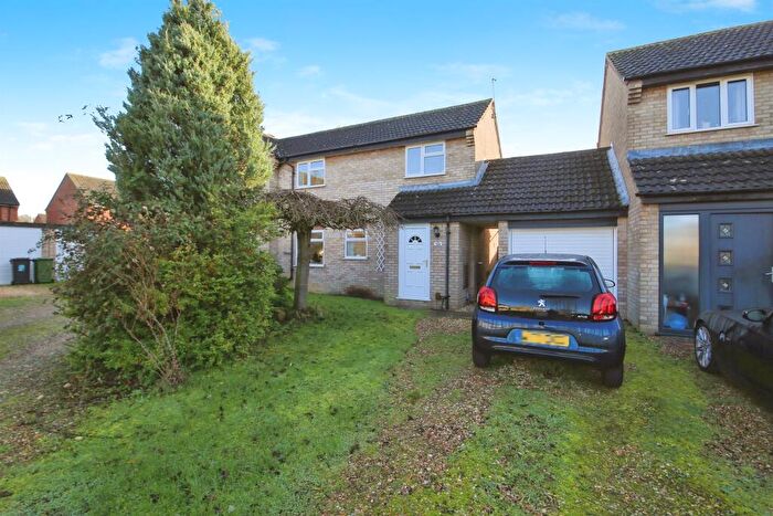 3 Bedroom Link Detached House For Sale In Sevenacres, Orton Brimbles, Peterborough, PE2