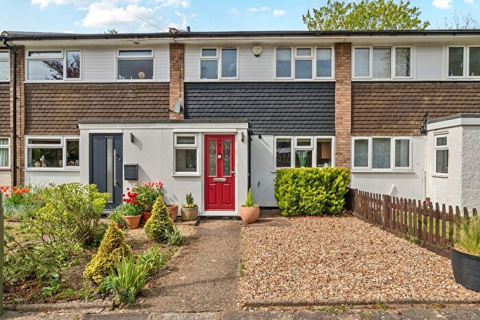 3 Bedroom Terraced House For Sale In Abinger Close, Bromley, BR1
