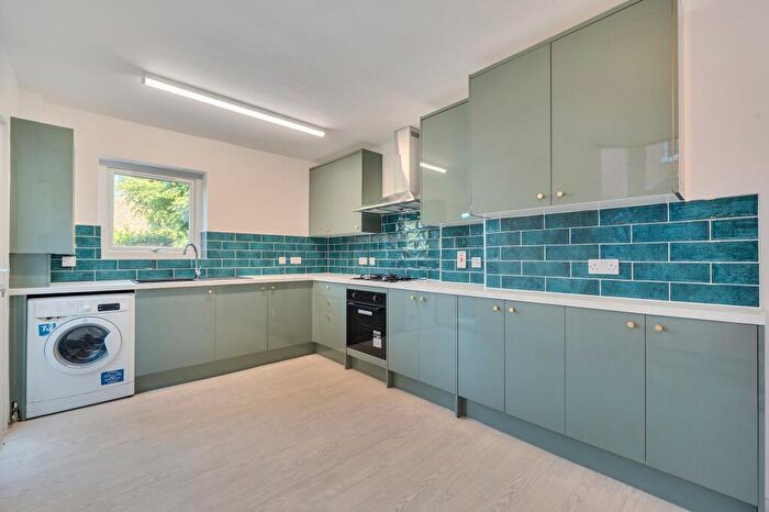 3 Bedroom House To Rent In Inverine Road, London, SE7