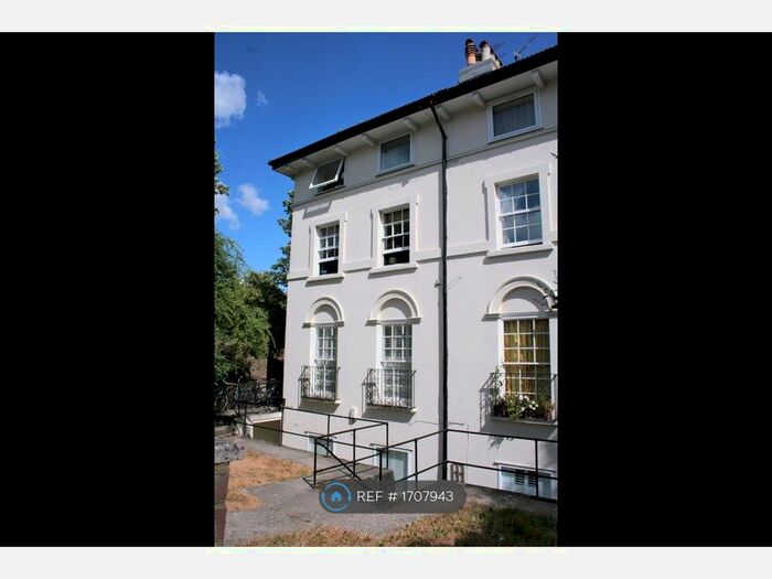 2 Bedroom Flat To Rent In Dartmouth Road, London, SE23