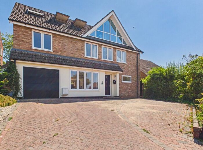 4 Bedroom Detached House For Sale In Telston Close, Bourne End, Buckinghamshire, SL8