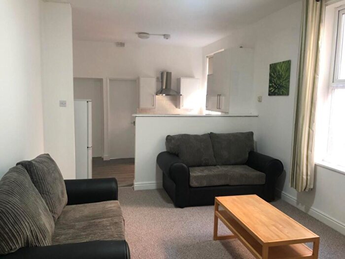2 Bedroom Flat To Rent In Heathcote Street, Hull, HU6