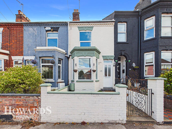 3 Bedroom Terraced House For Sale In Kirkley Street, Lowestoft, NR33