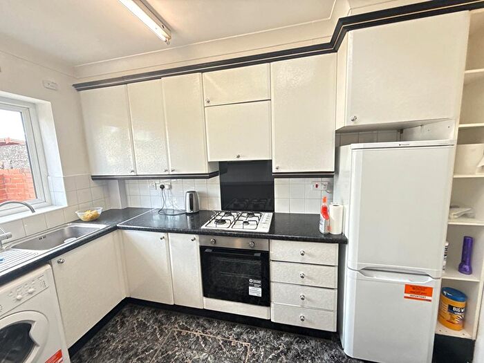 4 Bedroom Terraced House To Rent In George V Way, Perivale, London, Greater London, UB6