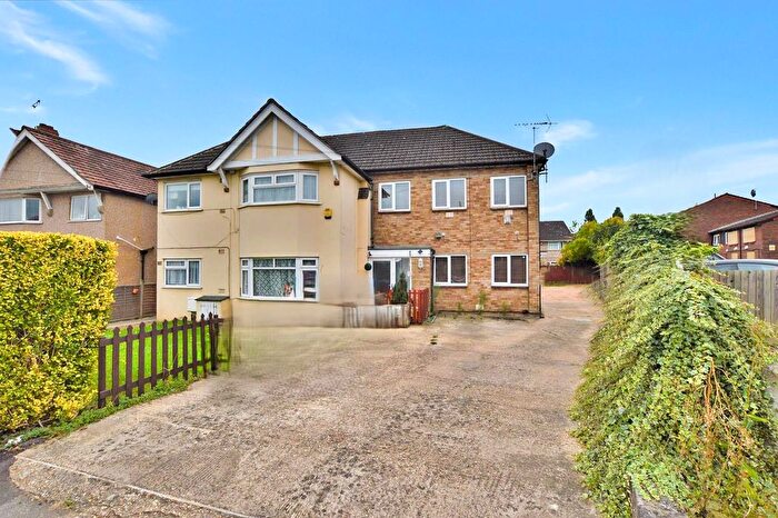 2 Bedroom Property To Rent In Furnival Avenue, Slough, SL2