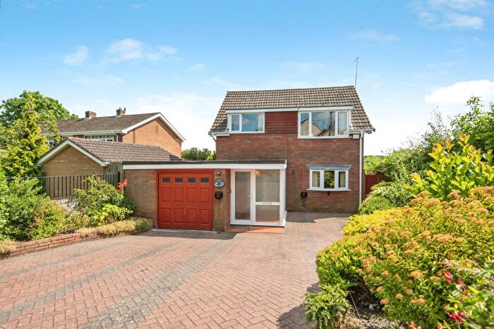 3 Bedroom Detached House For Sale In Garden Walk, Lower Gornal, Dudley, DY3