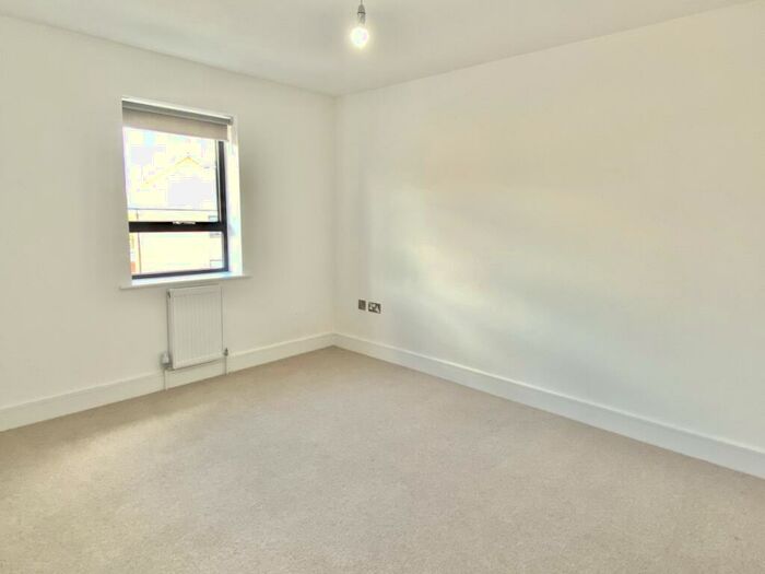 4 Bedroom Town House To Rent In Darbyshire Road Wellesley, GU11