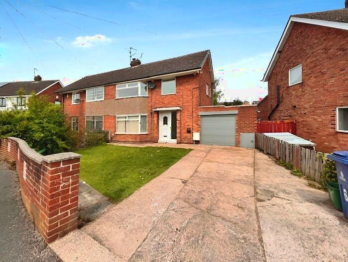 3 Bedroom Semi-Detached House To Rent In Millwood Road, Doncaster, DN4