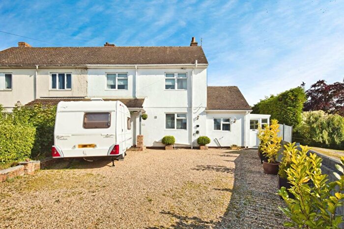 3 Bedroom Semi-Detached House For Sale In Queens Close, Utterby, Louth, LN11