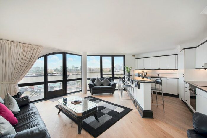 2 Bedroom Flat To Rent In Mill Street, London, SE1