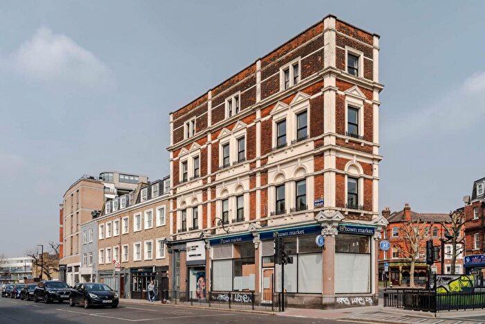 3 Bedroom Flat For Sale In Highgate Road, Kentish Town, London, NW5