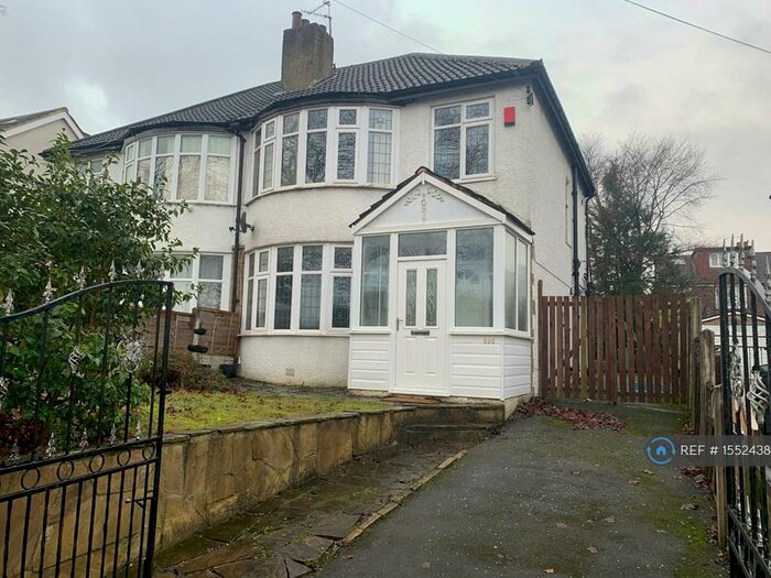 3 Bedroom Semi-Detached House To Rent In Scott Hall Road, Leeds, LS17