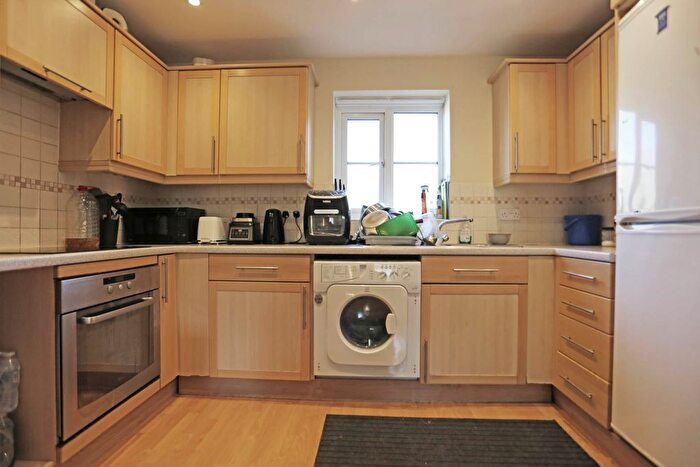 2 Bedroom Flat To Rent In Windermere, Purfleet On Thames, RM19