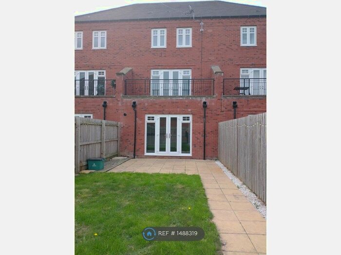 3 Bedroom Terraced House To Rent In Buttermere Crescent, Doncaster, DN4