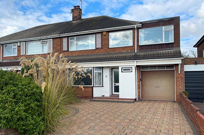 4 Bedroom Semi-Detached House For Sale In Cragside, Whitley Lodge, Whitley Bay, NE26