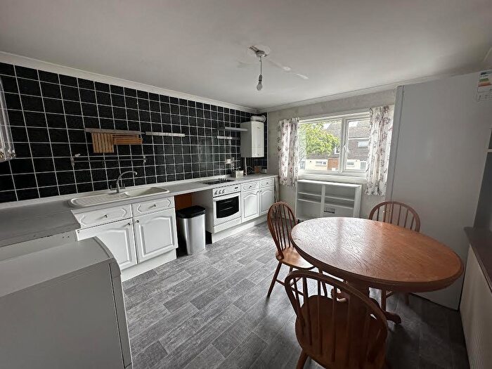2 Bedroom Terraced House To Rent In Auckland Close, Radford, NG7