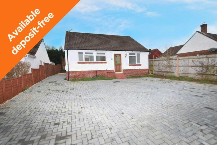 4 Bedroom Bungalow To Rent In Yew Tree Close, Hedge End, Southampton, Hampshire, SO30