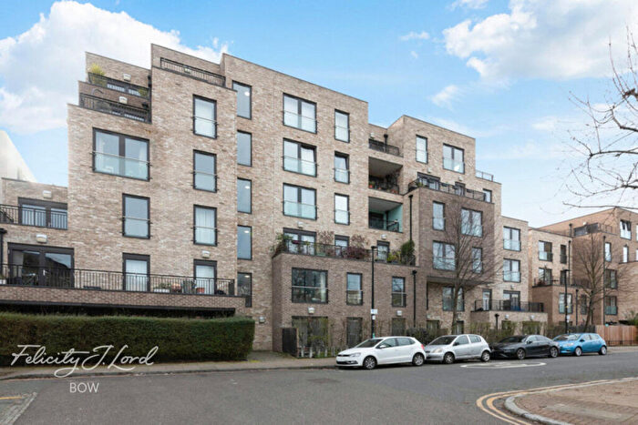2 Bedroom Apartment To Rent In Axio Way, London, E3