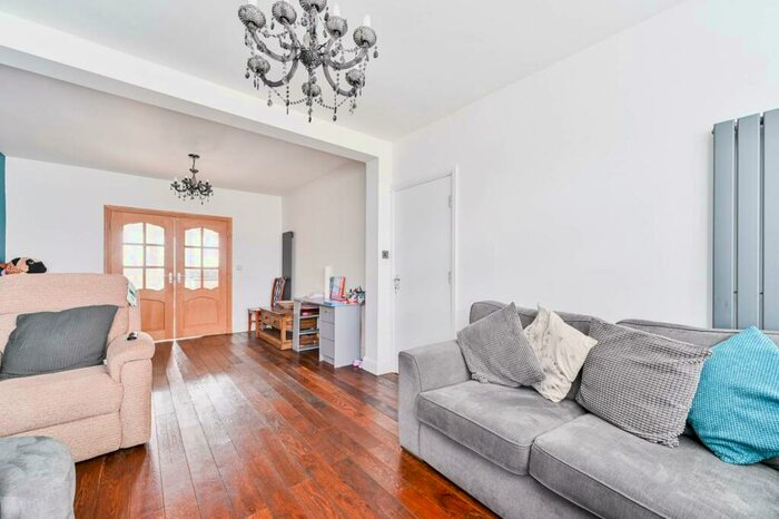 6 Bedroom End Of Terrace House To Rent In Manor Farm Road, Alperton, Wembley, HA0