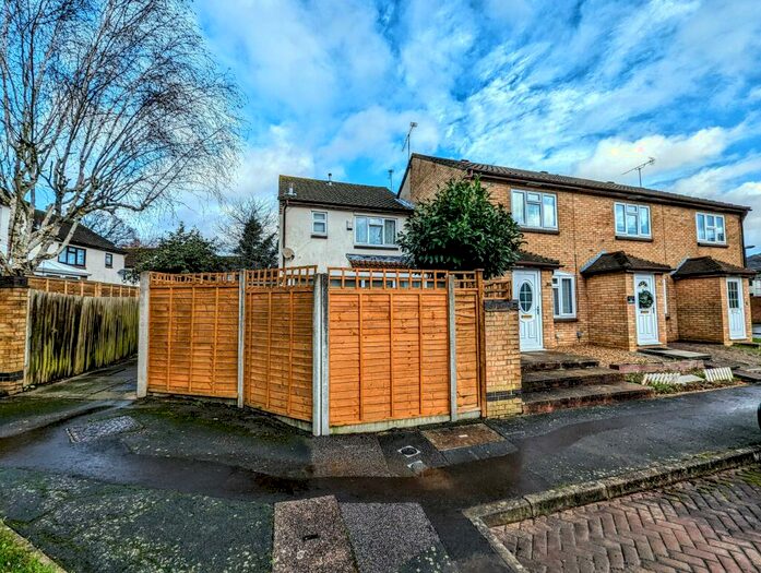1 Bedroom End Of Terrace House To Rent In Dobson Road, Langley Green, RH11