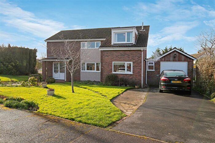 4 Bedroom Detached House For Sale In Chestnut Drive, Thornbury, Bristol, BS35