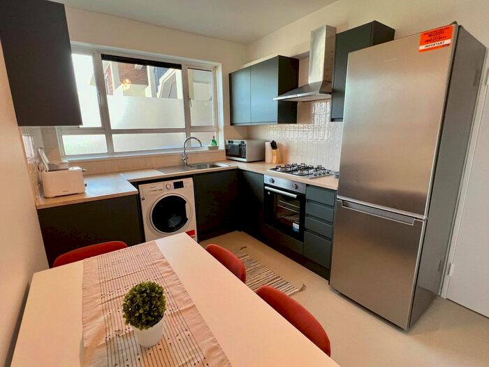 3 Bedroom Flat To Rent In Old Gloucester Street, Lse, Holborn, West End, Ucl, Bloomsbury, London, WC1N