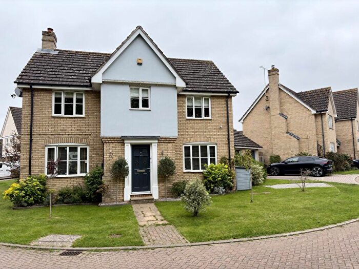4 Bedroom Detached House For Sale In Tortoiseshell Close, Pinewood, IP8