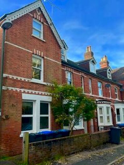1 Bedroom Flat To Rent In Green Hedges Avenue, East Grinstead, RH19