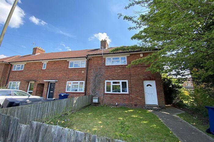 4 Bedroom Semi Detached House To Rent In Cardwell Crescent, Headington, Oxford, OX3