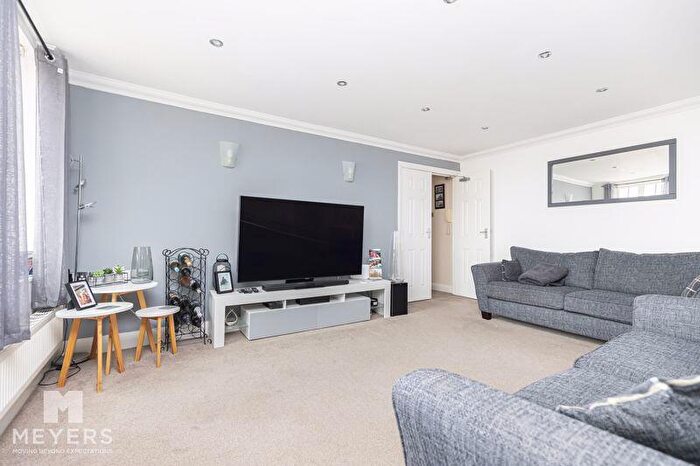2 Bedroom Apartment To Rent In Sea Road, Bournemouth, BH5
