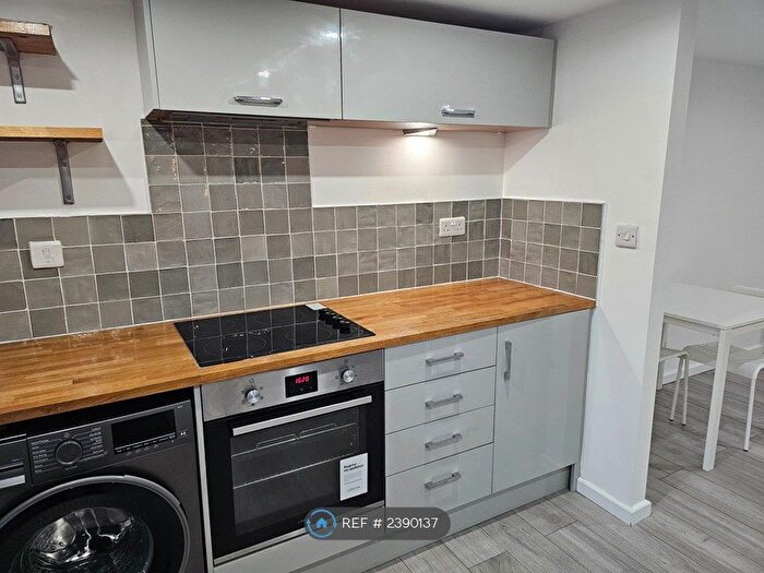 1 Bedroom Flat To Rent In Palmerston Road, Southampton, SO14