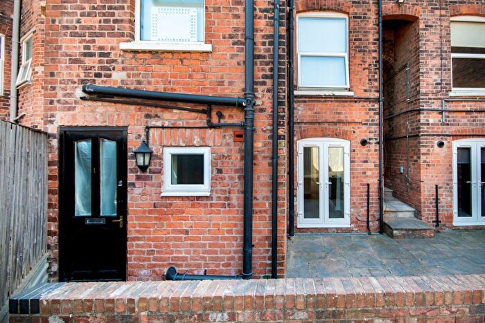 2 Bedroom Flat To Rent In Victoria Road, Retford, DN22