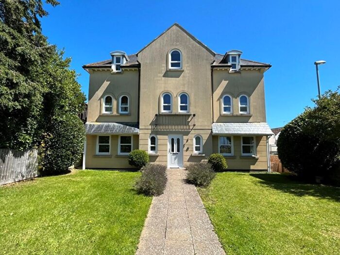 2 Bedroom Flat For Sale In Dorchester Road, Weymouth, DT4