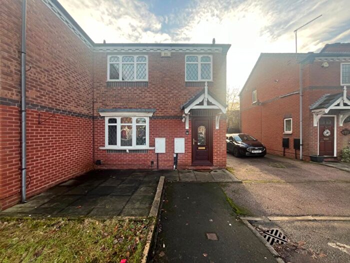 3 Bedroom Semi Detached House To Rent In Gospel Lane, Birmingham, West Midlands, B27