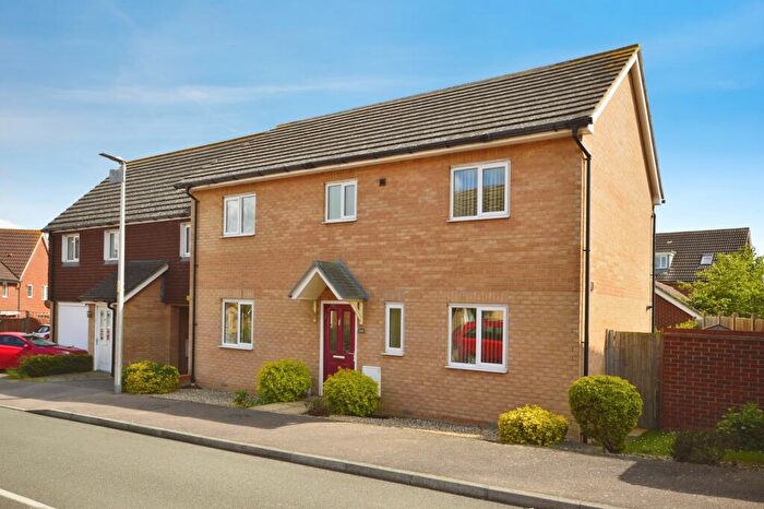 4 Bedroom Link Detached House For Sale In Chorister Crescent, Hoo, Rochester, Kent, ME3