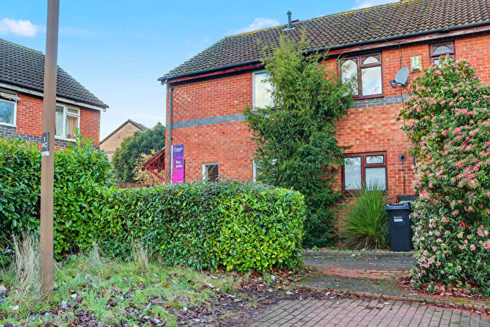 3 Bedroom End Of Terrace House For Sale In Hainault Avenue, Milton Keynes, MK14